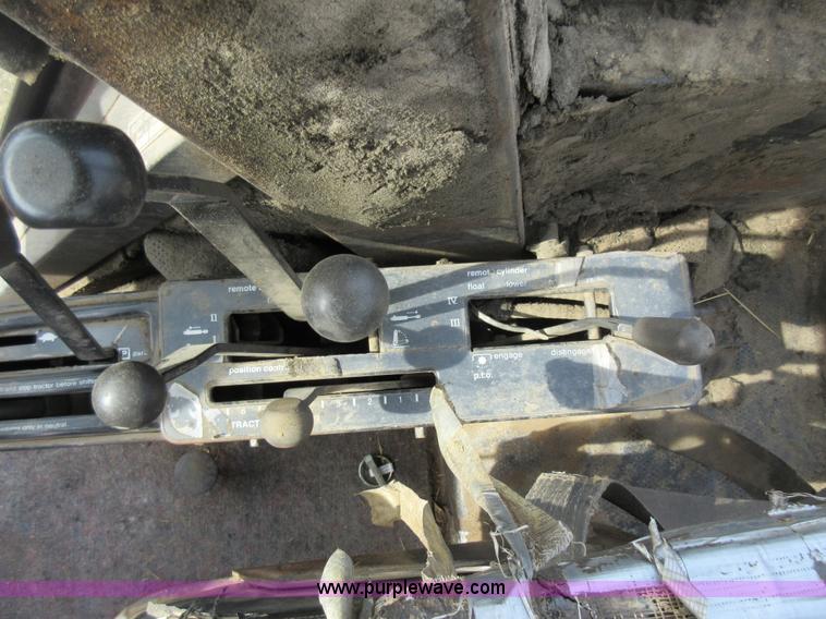 image for item AY9485 1980 Allis Chalmers 7045 tractor