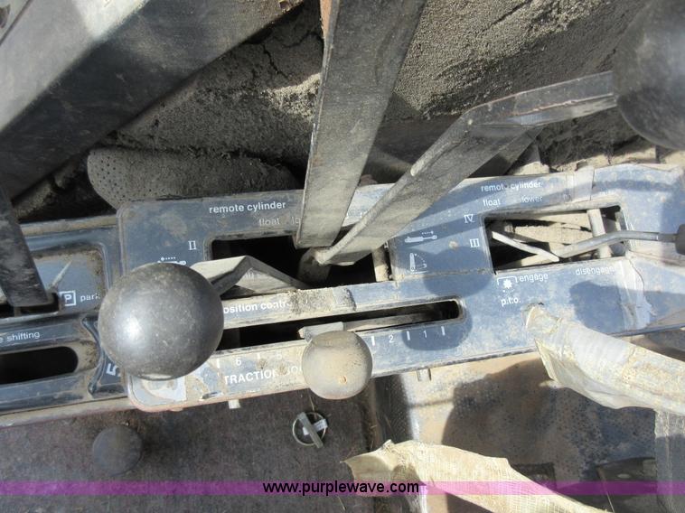 image for item AY9485 1980 Allis Chalmers 7045 tractor