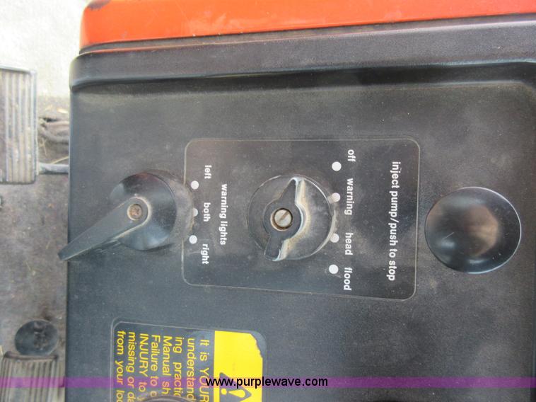 image for item AY9485 1980 Allis Chalmers 7045 tractor