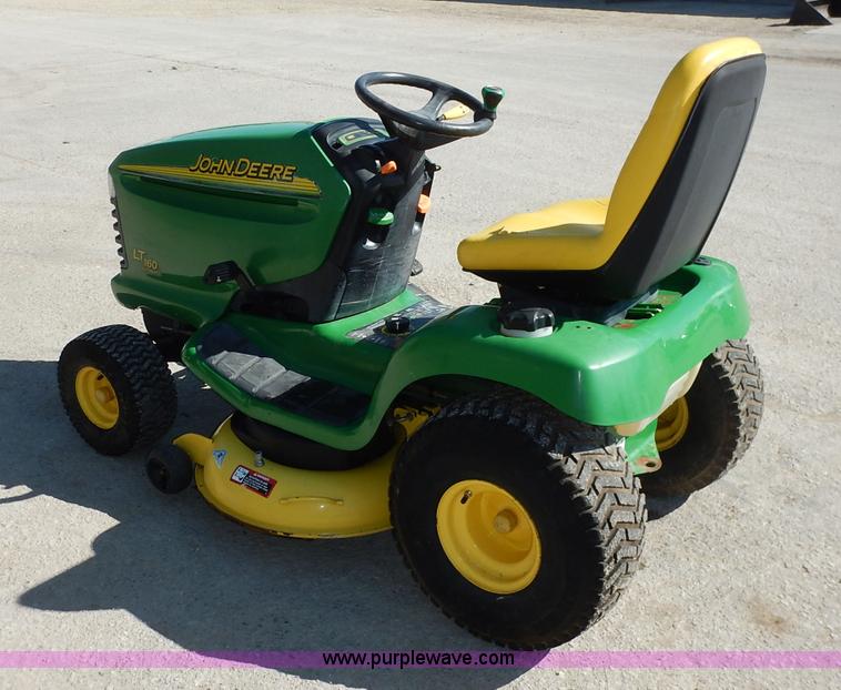 image for item BC9556 2003 John Deere LT160 lawn mower