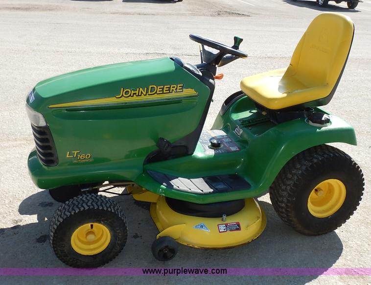 image for item BC9556 2003 John Deere LT160 lawn mower