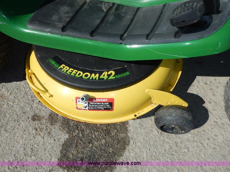 image for item BC9556 2003 John Deere LT160 lawn mower