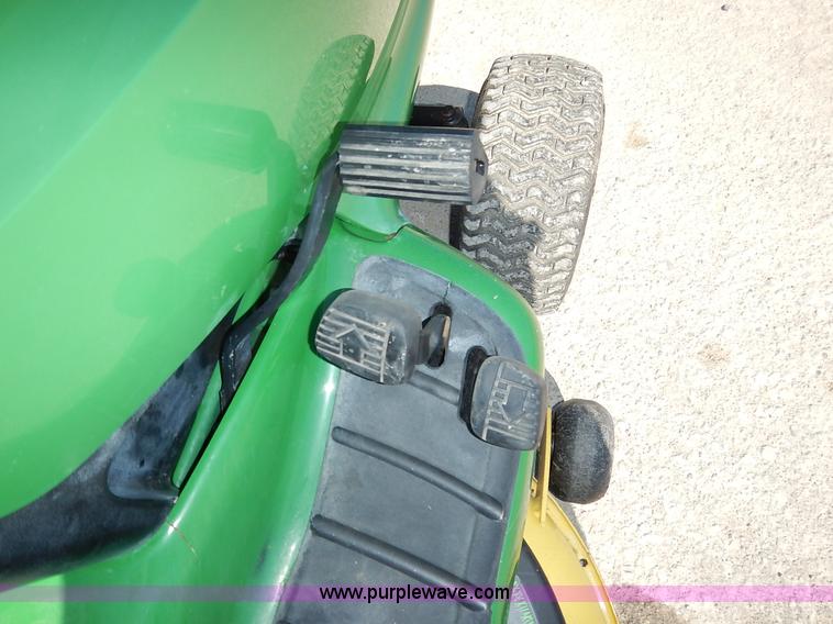 image for item BC9556 2003 John Deere LT160 lawn mower