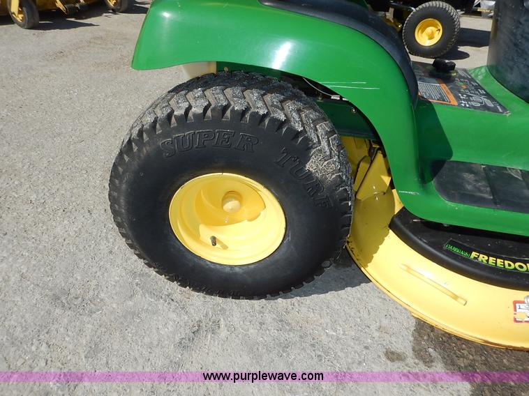image for item BC9556 2003 John Deere LT160 lawn mower