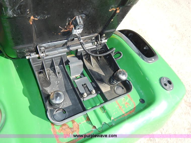 image for item BC9556 2003 John Deere LT160 lawn mower