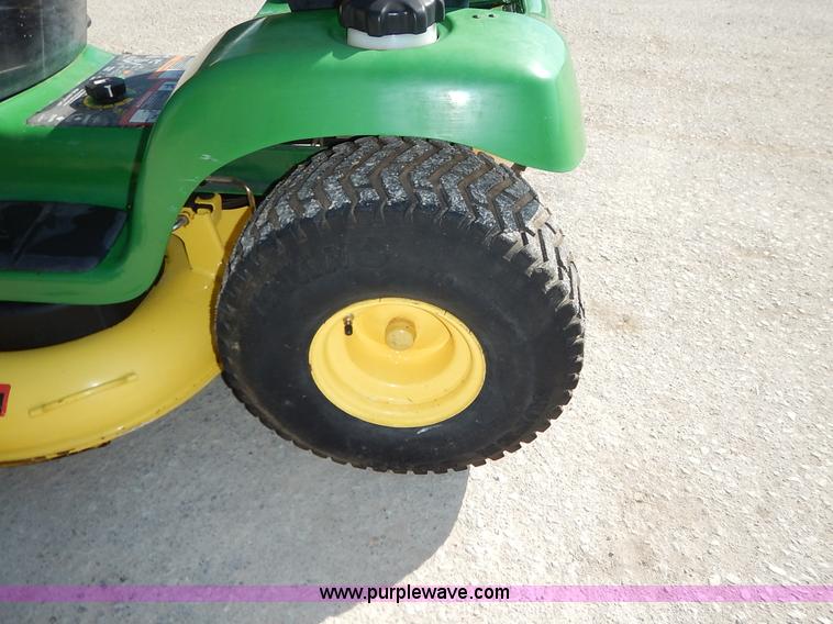 image for item BC9556 2003 John Deere LT160 lawn mower