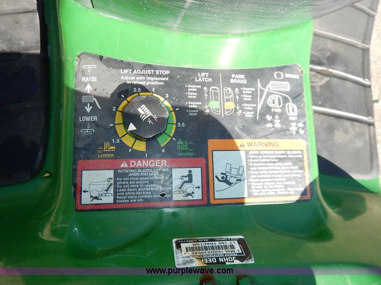 image for item BC9556 2003 John Deere LT160 lawn mower