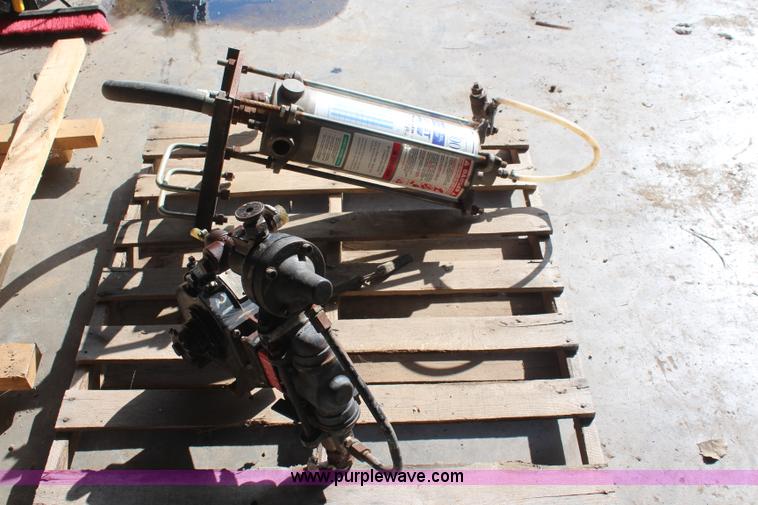 image for item BO9499 Blu-Jet 8DI-200 NH3 injection pump