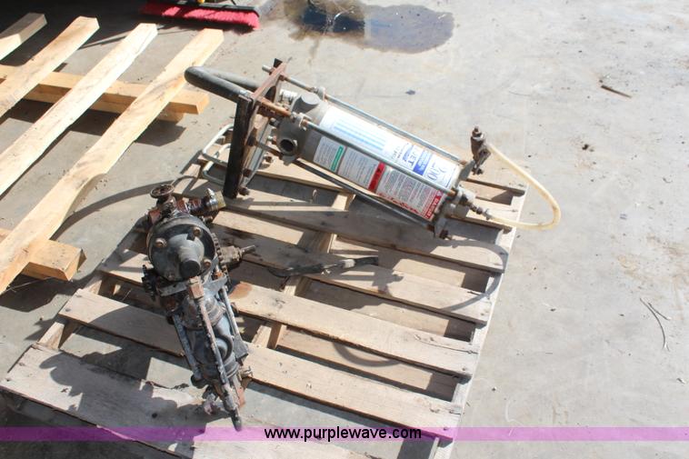 image for item BO9499 Blu-Jet 8DI-200 NH3 injection pump