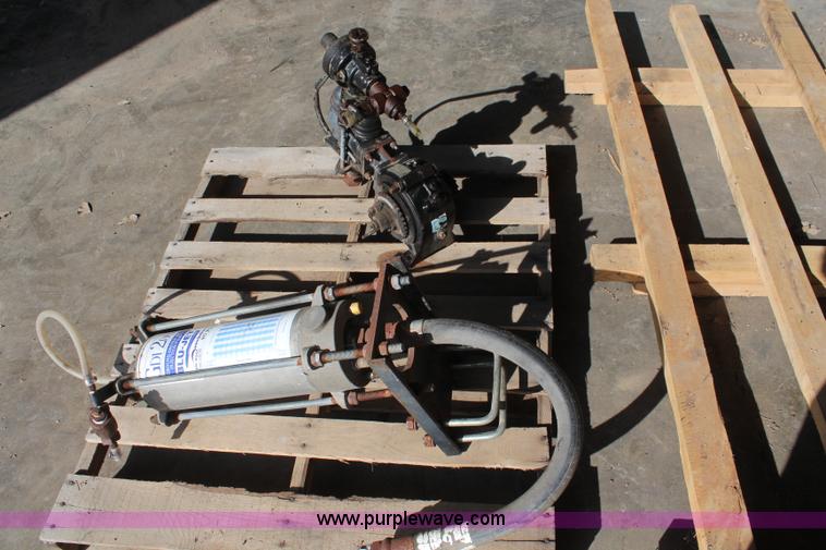 image for item BO9499 Blu-Jet 8DI-200 NH3 injection pump