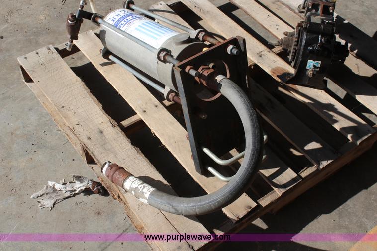 image for item BO9499 Blu-Jet 8DI-200 NH3 injection pump