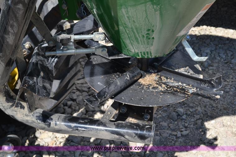 image for item D1432 Frontier SS1067B fertilizer spreader