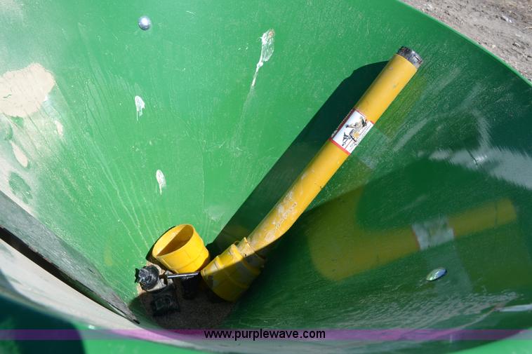 image for item D1432 Frontier SS1067B fertilizer spreader