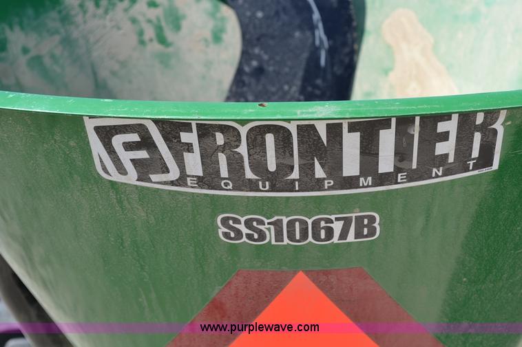 image for item D1432 Frontier SS1067B fertilizer spreader