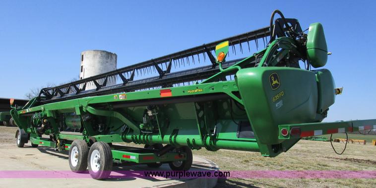 image for item D2333 2013 John Deere 635FD hydraflex draper head