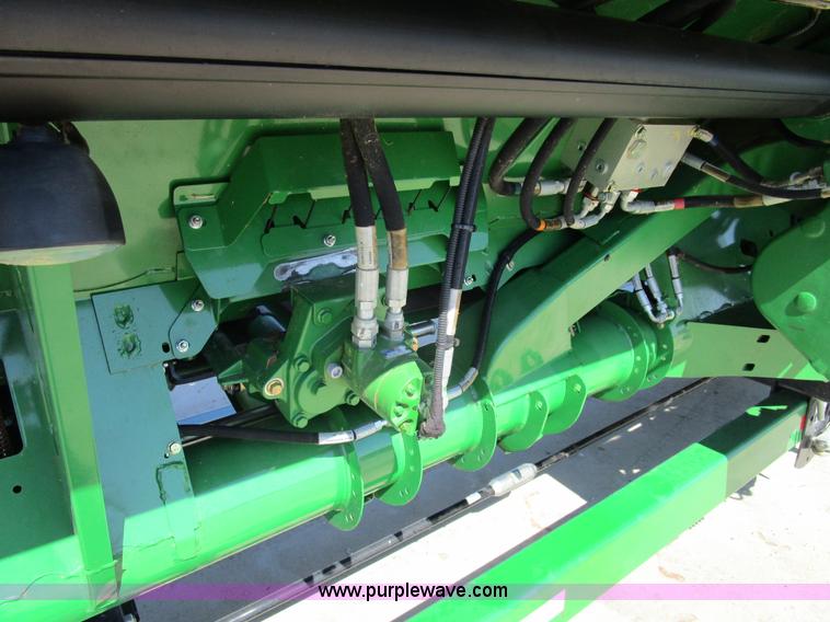 image for item D2333 2013 John Deere 635FD hydraflex draper head