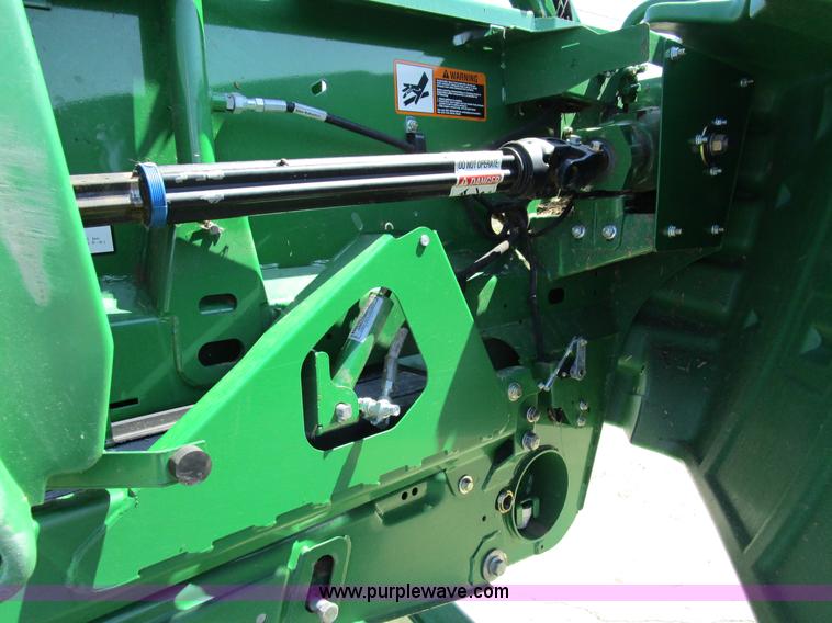 image for item D2333 2013 John Deere 635FD hydraflex draper head