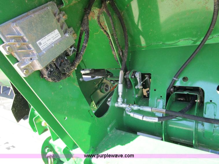 image for item D2333 2013 John Deere 635FD hydraflex draper head