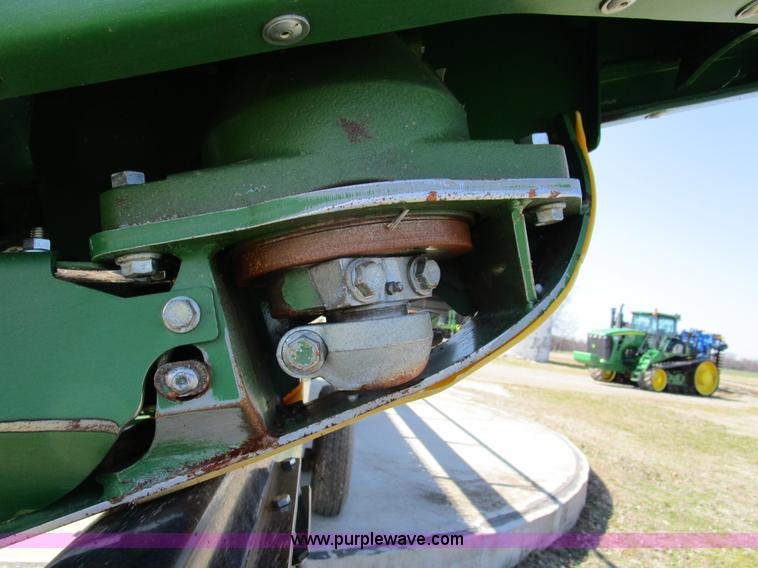 image for item D2333 2013 John Deere 635FD hydraflex draper head