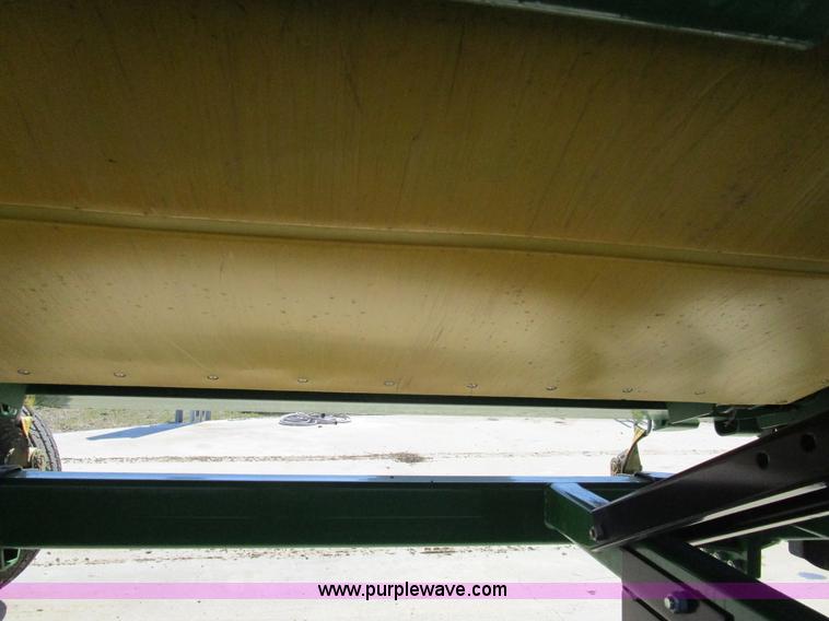 image for item D2333 2013 John Deere 635FD hydraflex draper head