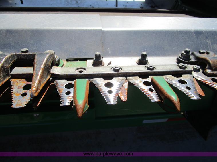 image for item D2333 2013 John Deere 635FD hydraflex draper head