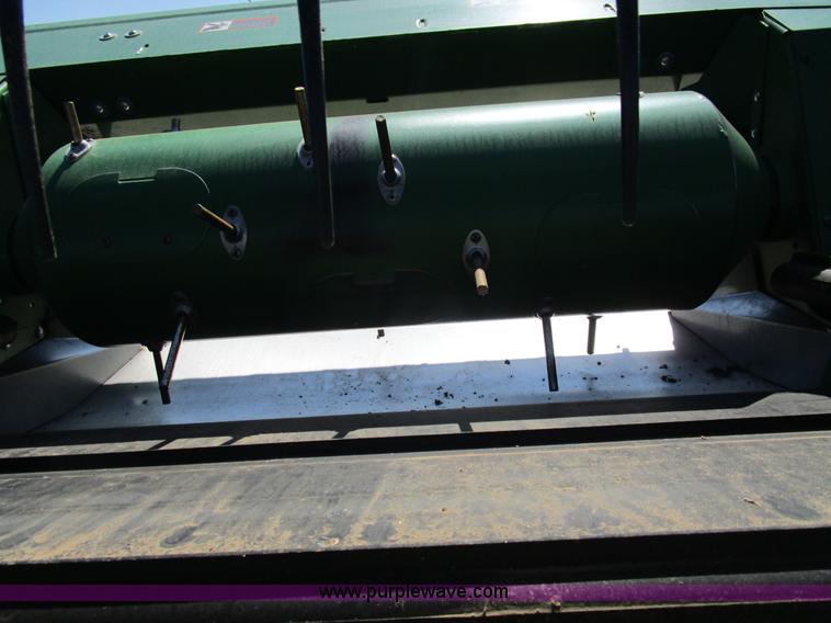 image for item D2333 2013 John Deere 635FD hydraflex draper head