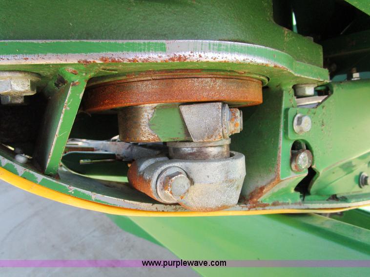 image for item D2333 2013 John Deere 635FD hydraflex draper head