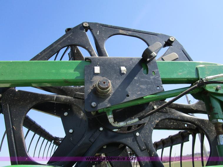 image for item D2333 2013 John Deere 635FD hydraflex draper head
