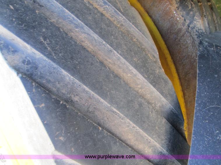 image for item D2335 2008 John Deere 9530T tractor