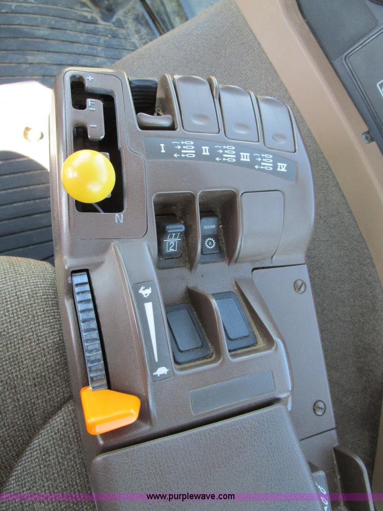 image for item D2335 2008 John Deere 9530T tractor