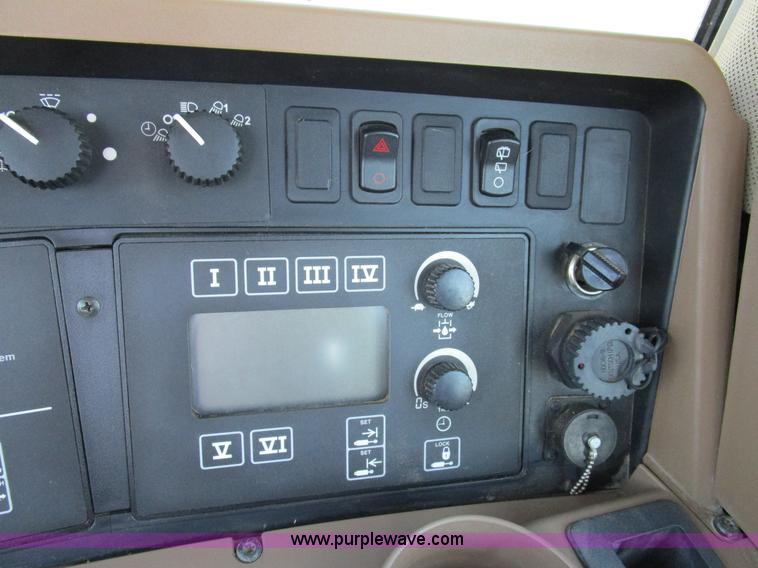 image for item D2335 2008 John Deere 9530T tractor