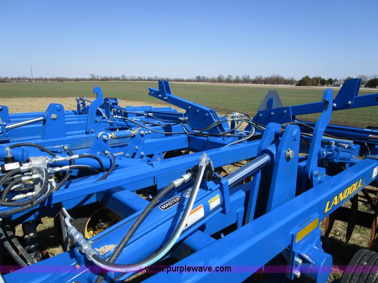 image for item D2336 2013 Landoll 7450-39 vertical tillage