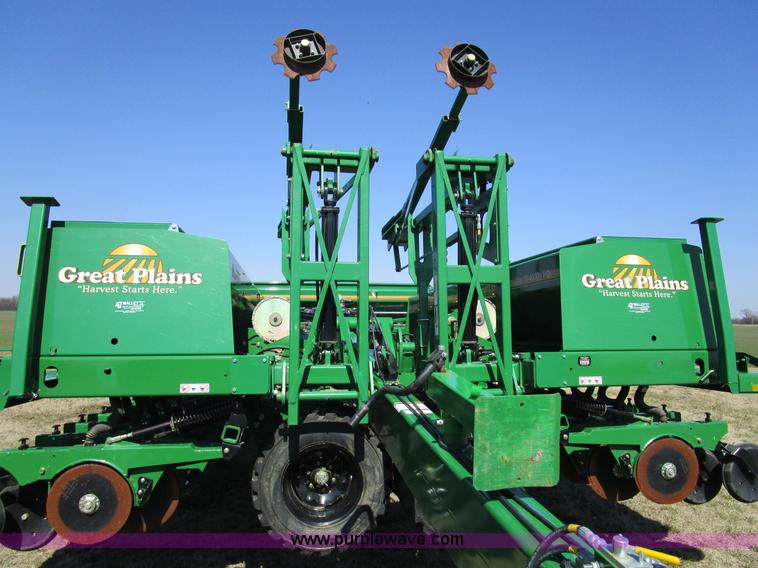 image for item D2337 2013 Great Plains 3S-4000HD-6375 grain drill