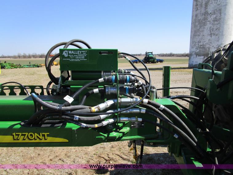 image for item D2338 2013 John Deere 1770NT planter