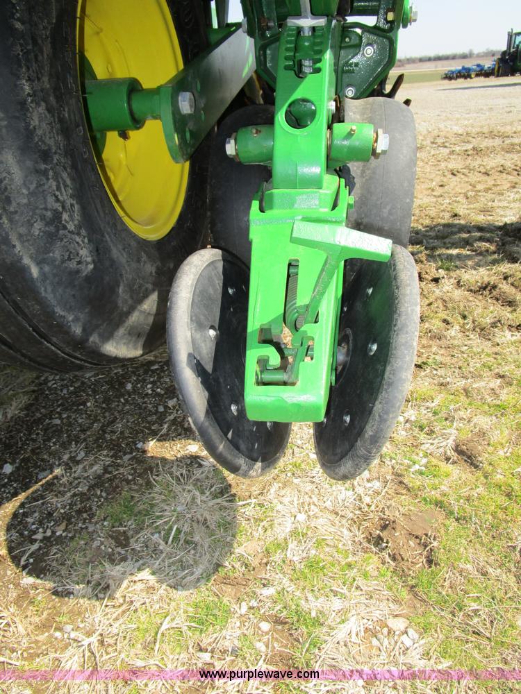 image for item D2338 2013 John Deere 1770NT planter