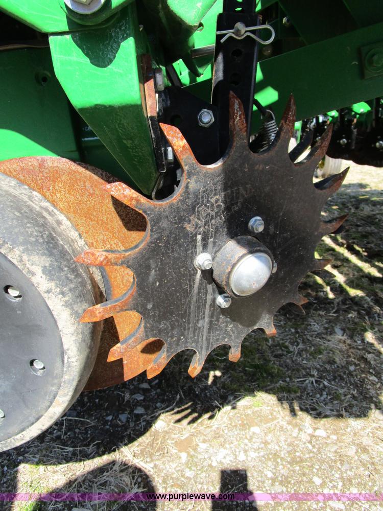 image for item D2338 2013 John Deere 1770NT planter