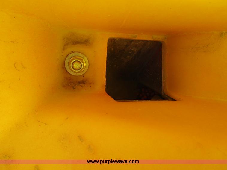 image for item D2338 2013 John Deere 1770NT planter