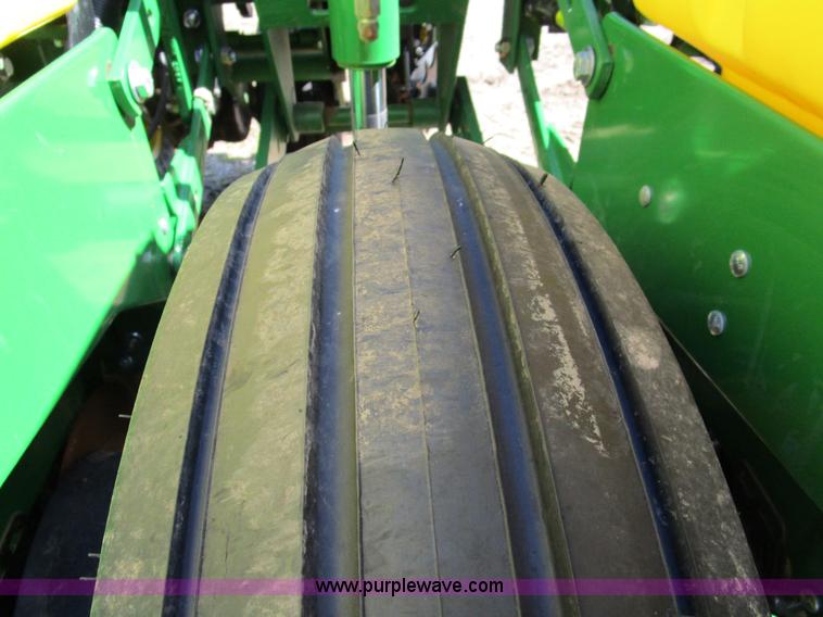 image for item D2338 2013 John Deere 1770NT planter