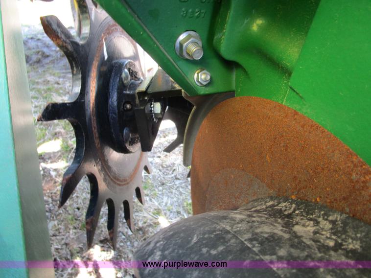 image for item D2338 2013 John Deere 1770NT planter