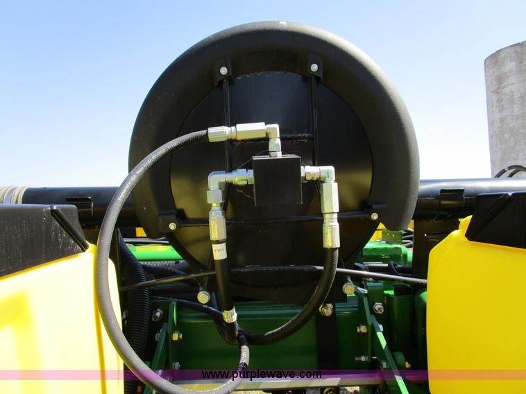 image for item D2338 2013 John Deere 1770NT planter