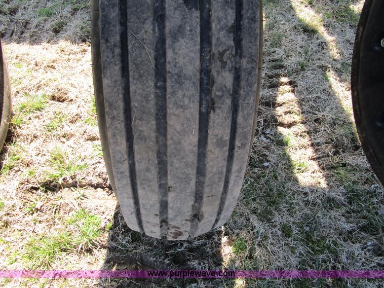 image for item D2338 2013 John Deere 1770NT planter