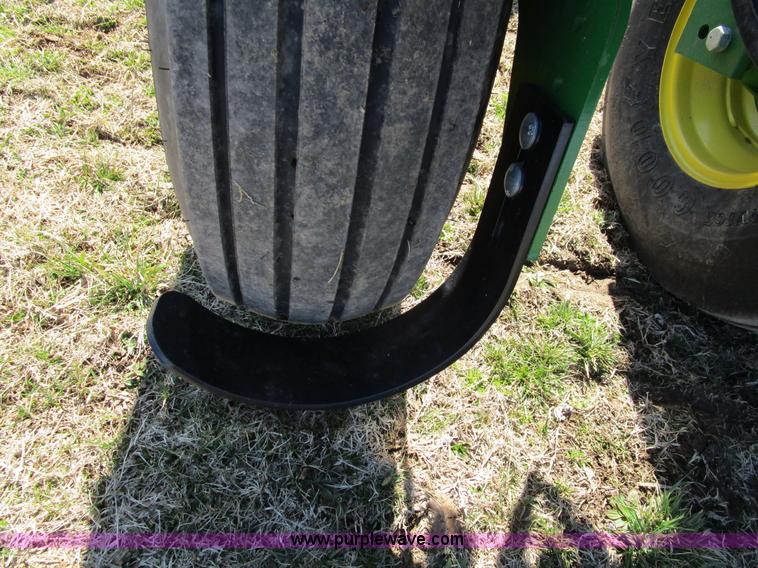 image for item D2338 2013 John Deere 1770NT planter