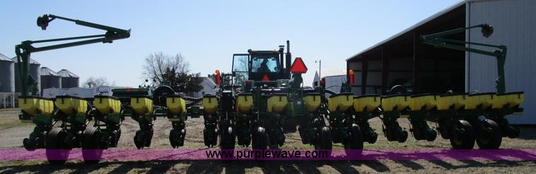 image for item D2338 2013 John Deere 1770NT planter