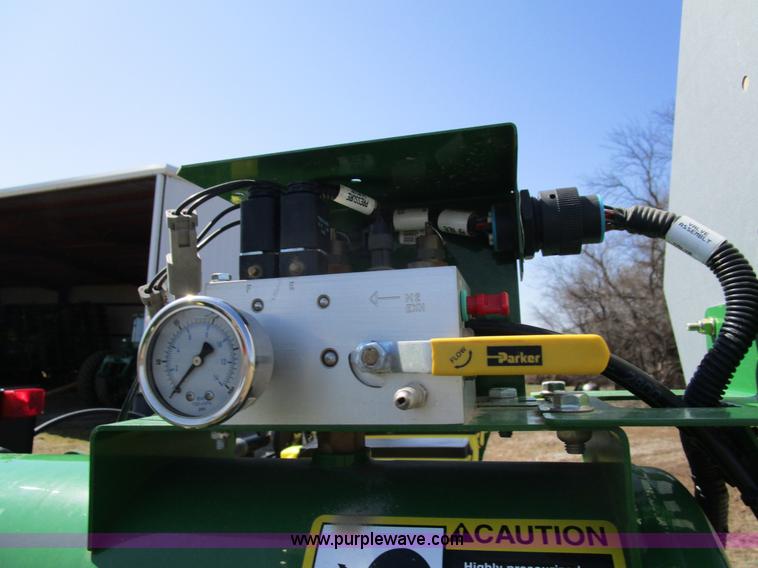 image for item D2338 2013 John Deere 1770NT planter