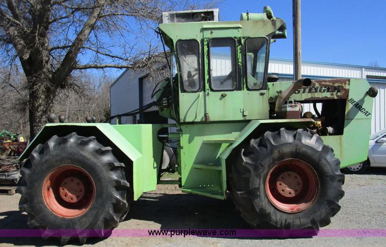 image for item D2358 Steiger Bearcat 4WD tractor
