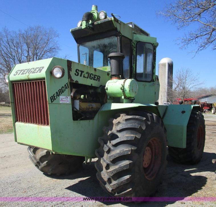 image for item D2358 Steiger Bearcat 4WD tractor