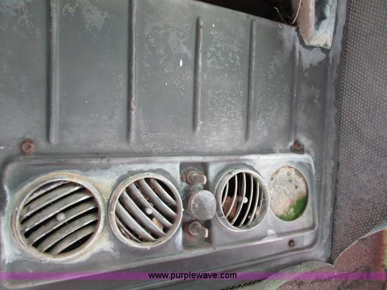 image for item D2358 Steiger Bearcat 4WD tractor