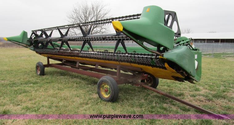 image for item D2379 1998 John Deere 925 platform flex head