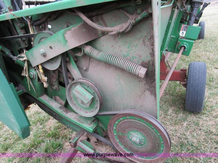 image for item D2379 1998 John Deere 925 platform flex head