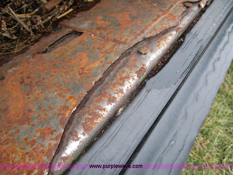 image for item D2379 1998 John Deere 925 platform flex head